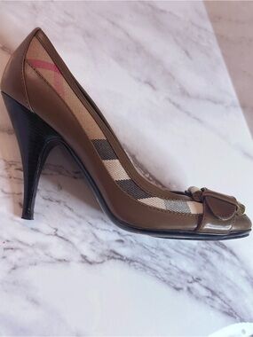 Burberry Brown Leather High Heel Pump with Signature Check Trim